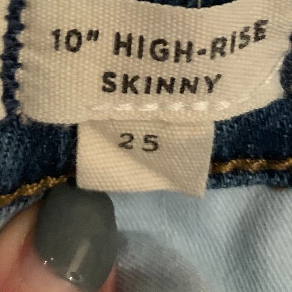 Madewell 10" High-Rise Skinny Jeans: Cutout Tulip Hem Edition Size 25 - Picture 6 of 8